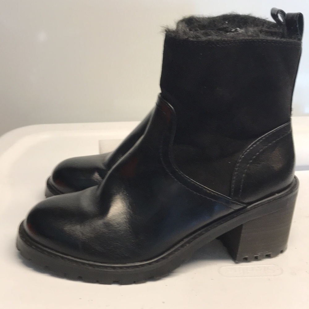 Universal Thread Black Mar-La Faux Fur Ankle Boots